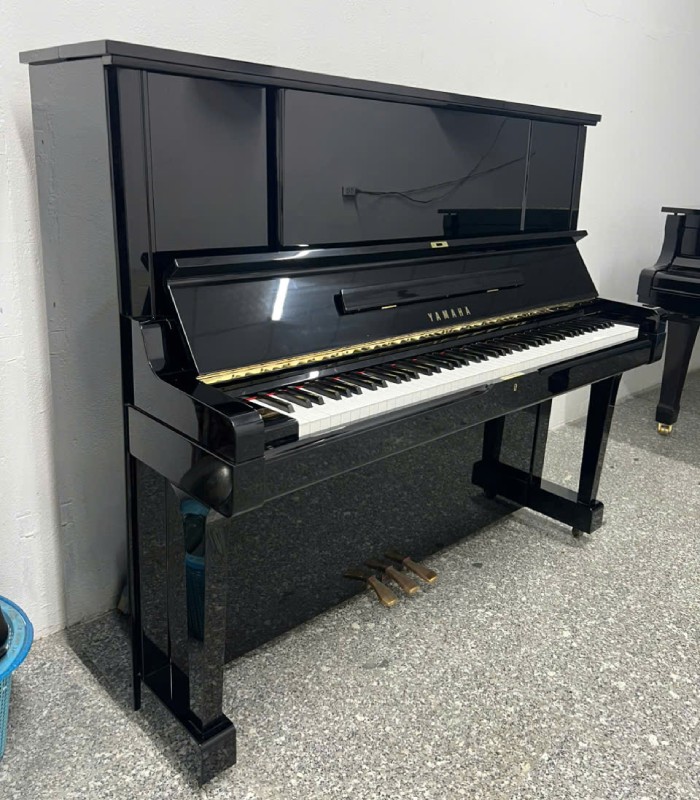 Piano Yamaha UX-3
